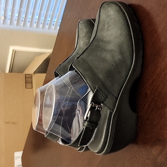 Easy Spirit black slip on clogs  Sz 8 - Picture 4 of 10